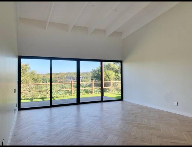 3 BEDROOM TOWNHOUSE FOR SALE IN SALT ROCK